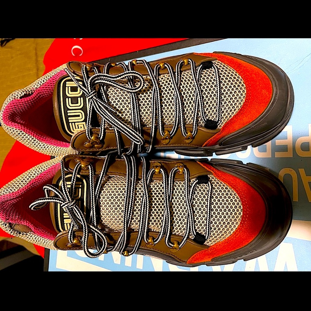 Gucci flashtrek